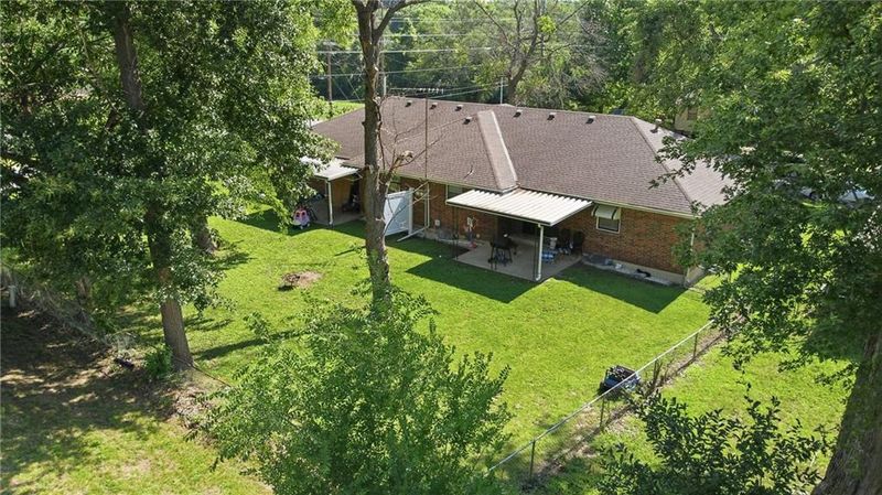 5900 Westridge Rd, Raytown, MO 64133