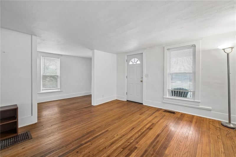 2516 Charlotte St, Kansas City, MO 64108