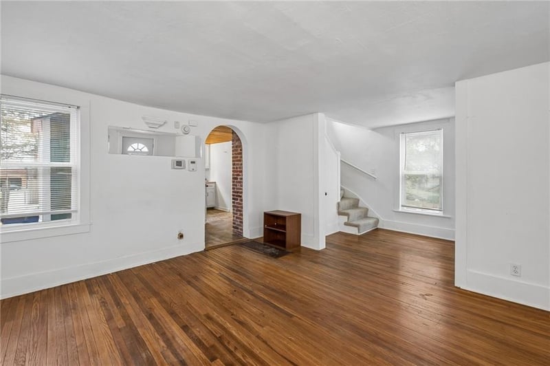 2516 Charlotte St, Kansas City, MO 64108