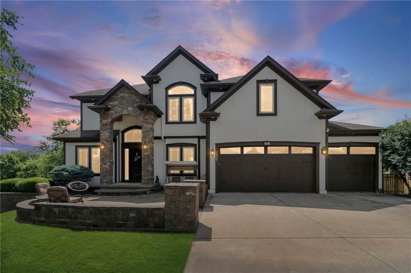 2907 NE Viewpark Pl, Lee's Summit, MO 64086