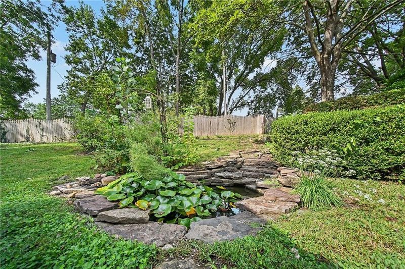5710 N Spruce Ave, Kansas City, MO 64119