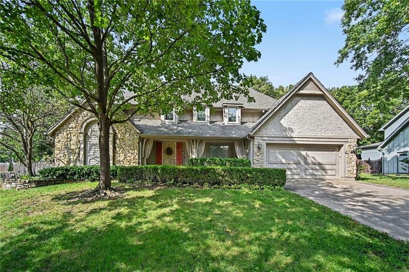 5710 N Spruce Ave, Kansas City, MO 64119