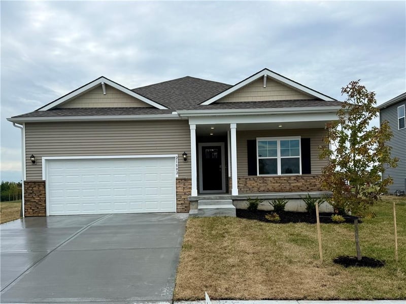 710 Solstice Cir, Belton, MO 64012