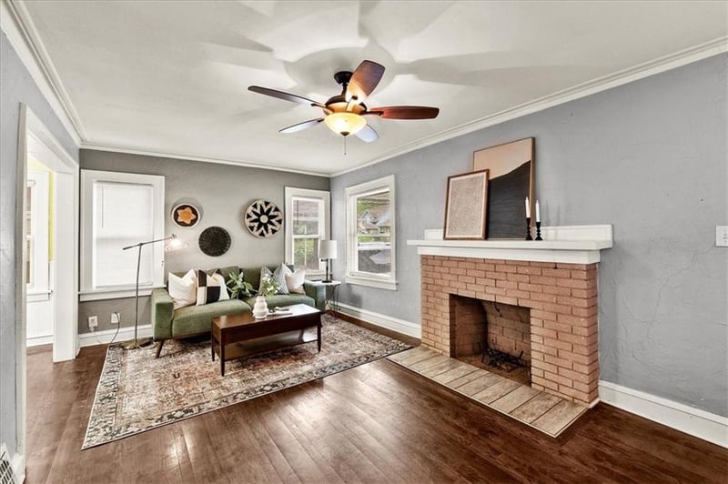 5617 Olive St, Kansas City, MO 64130