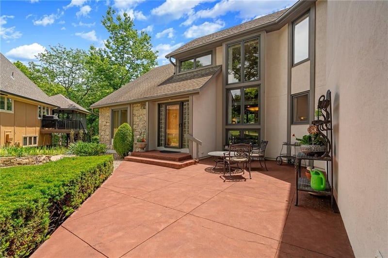 13735 W 82nd St, Lenexa, KS 66215