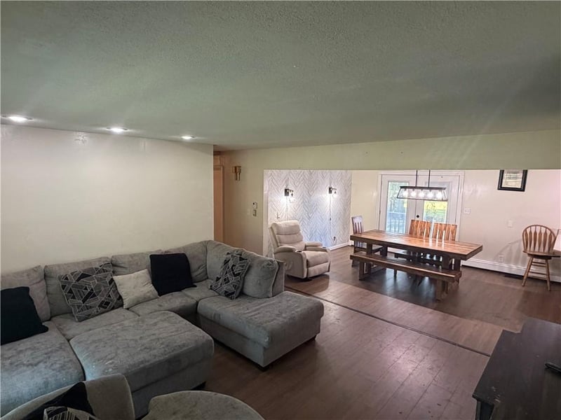 802 E 4th Ave, Garnett, KS 66032