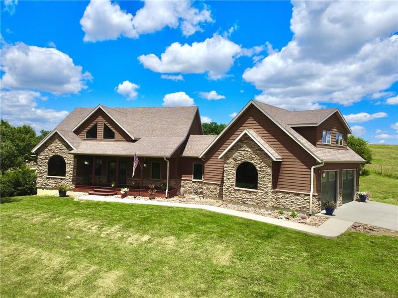 18657 W 240th Ave, Bethany, MO 64424