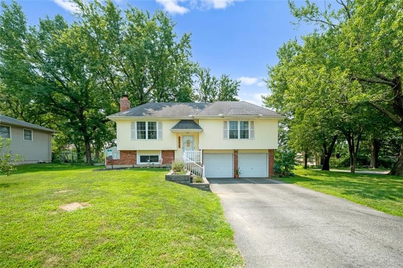 14215 W 94th Ter, Lenexa, KS 66215