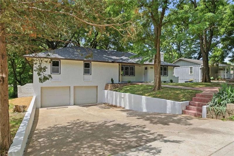 3720 Crescent Ave, Kansas City, MO 64133
