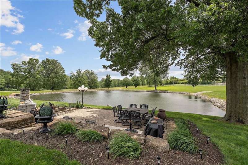 450 Ruth Ewing Rd, Liberty, MO 64068