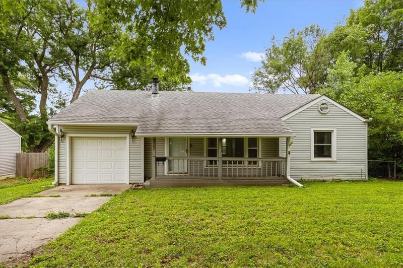 5507 Hunter St, Kansas City, MO 64133
