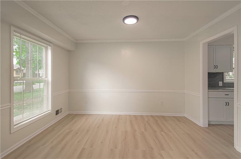 10407 Long St, Overland Park, KS 66215