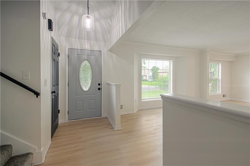 10407 Long St, Overland Park, KS 66215