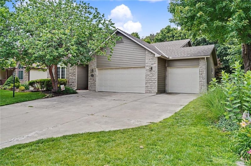 3238 Huntington Rd, Lawrence, KS 66049