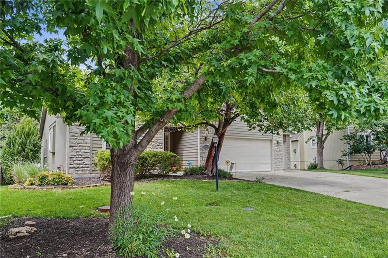 3238 Huntington Rd, Lawrence, KS 66049