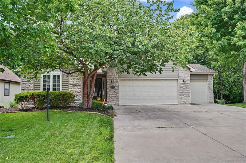 3238 Huntington Rd, Lawrence, KS 66049