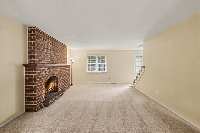 8320 Hadley St, Overland Park, KS 66212