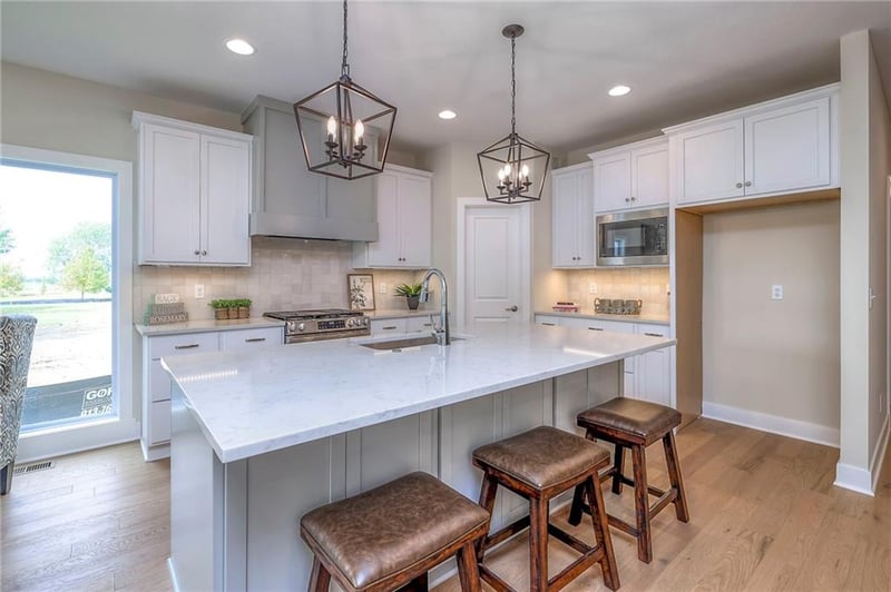 9846 Greeley St, Lenexa, KS 66227