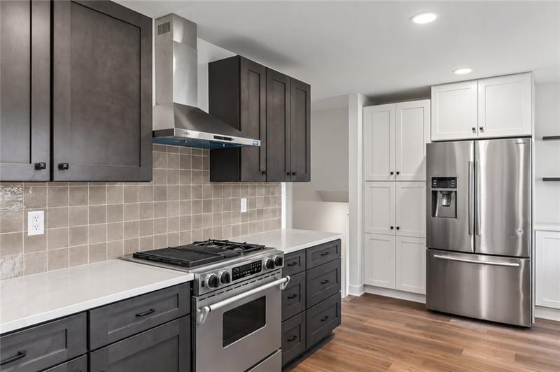 1006 Orrington Pl, Lee's Summit, MO 64081