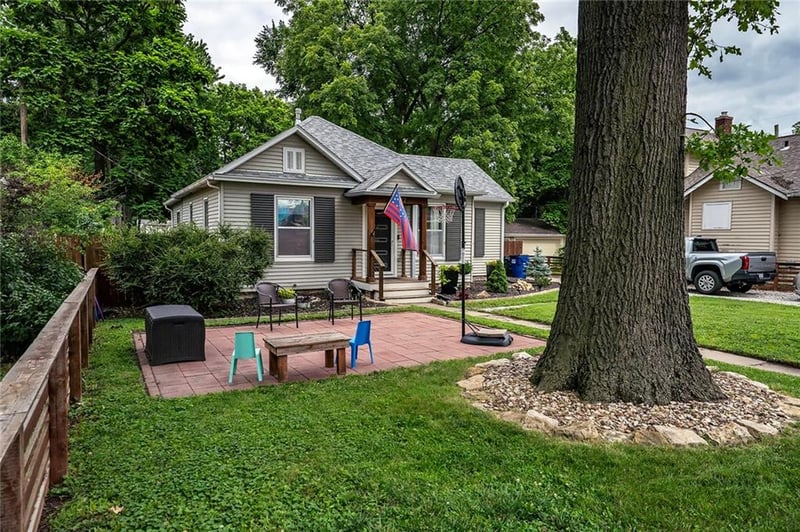 1832 New Hampshire St, Lawrence, KS 66044