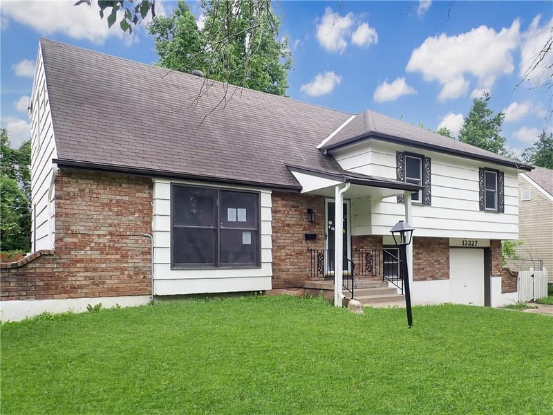 13327 Donnelly Ave, Grandview, MO 64030