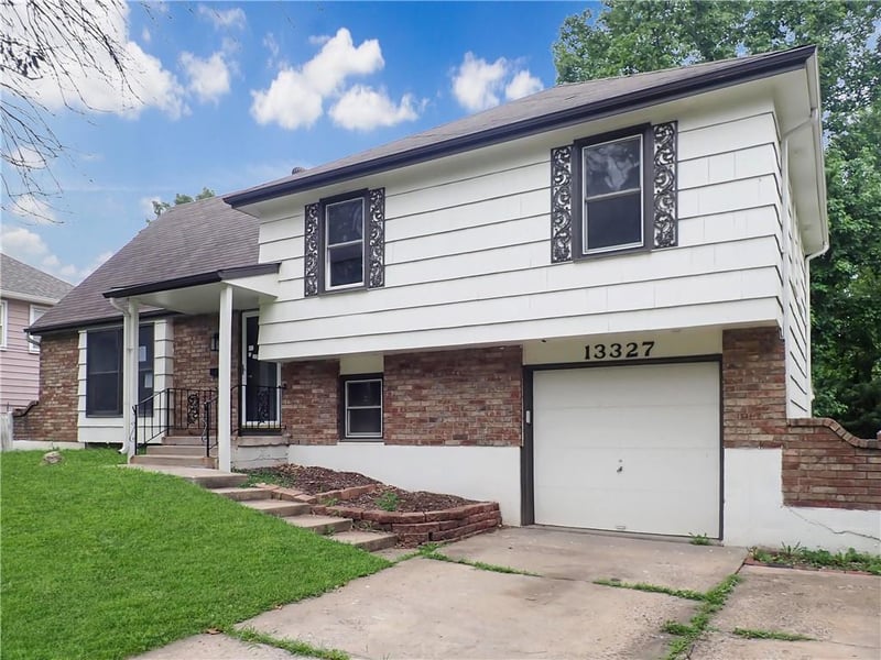 13327 Donnelly Ave, Grandview, MO 64030