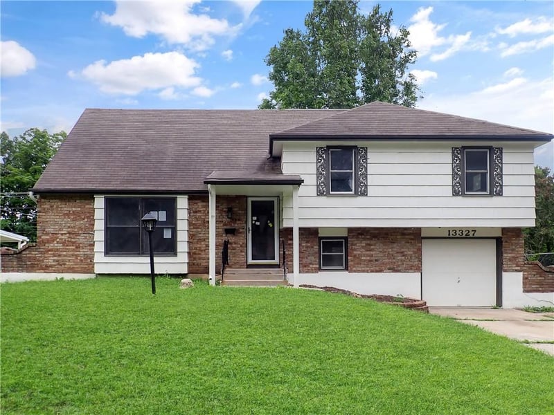 13327 Donnelly Ave, Grandview, MO 64030