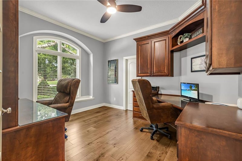 2421 NE Lake Breeze Dr, Lee's Summit, MO 64086