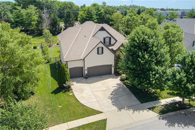 8736 W 157th St, Overland Park, KS 66221