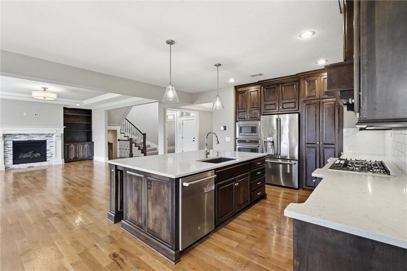 11609 W 158th St, Overland Park, KS 66221