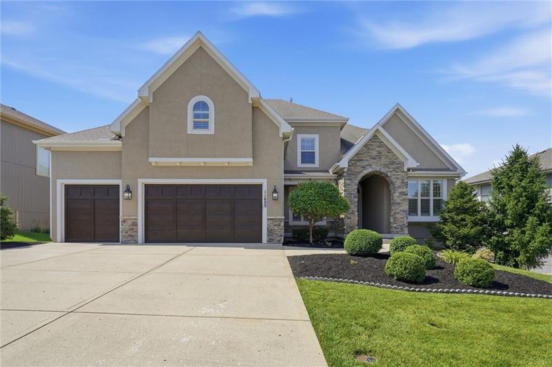 11609 W 158th St, Overland Park, KS 66221