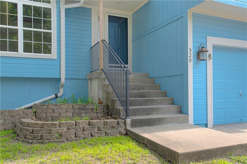 520 E Parma Way St, Gardner, KS 66030