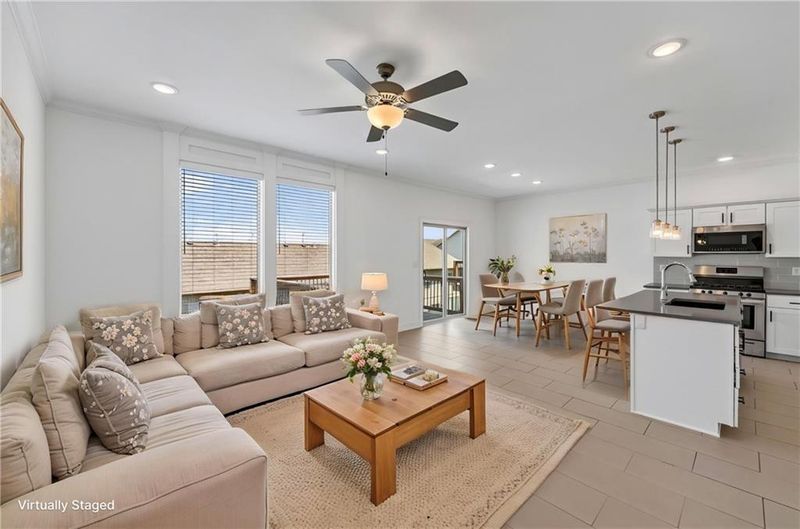 7401 Aaron St, Parkville, MO 64152
