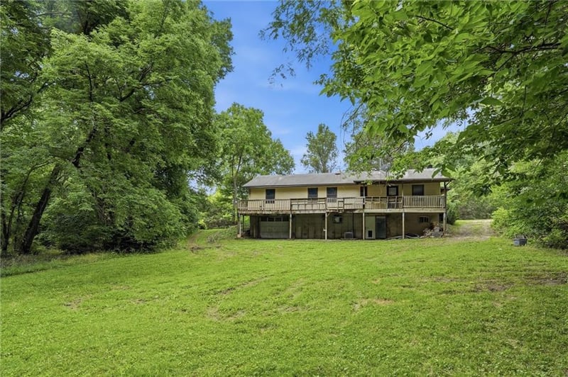 17052 Dempsey Rd, Leavenworth, KS 66048