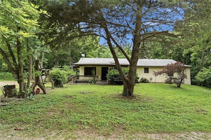 17052 Dempsey Rd, Leavenworth, KS 66048