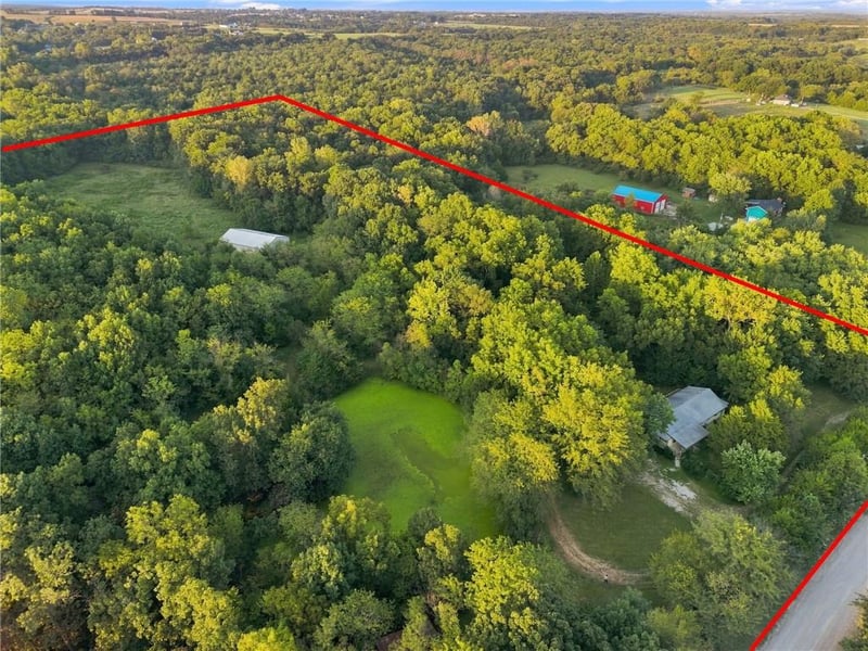 17052 Dempsey Rd, Leavenworth, KS 66048