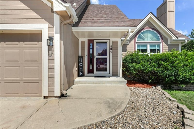 604 Hawthorne Pl, Liberty, MO 64068