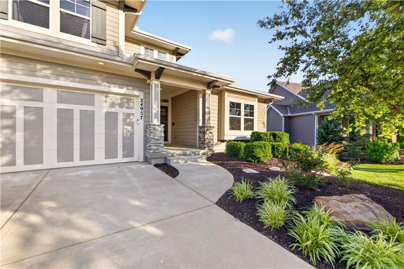24957 W 114th St, Olathe, KS 66061