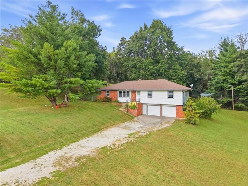 13608 Raliegh Ln, Holt, MO 64048