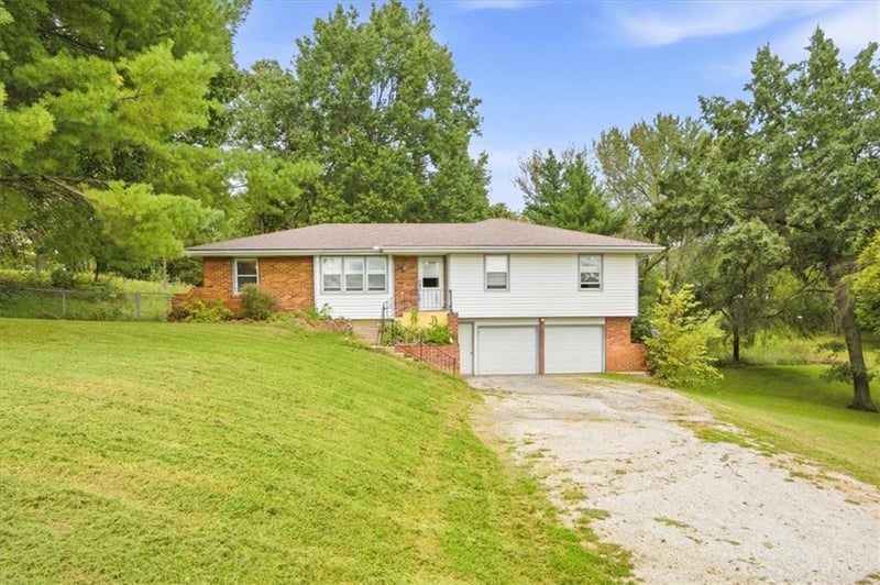 13608 Raliegh Ln, Holt, MO 64048