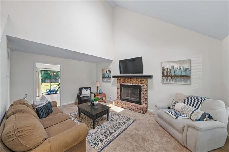 11808 Oakmont St, Overland Park, KS 66210