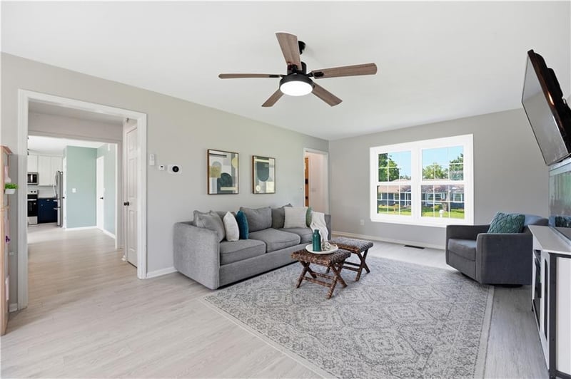 20907 W 52nd St, Shawnee, KS 66218
