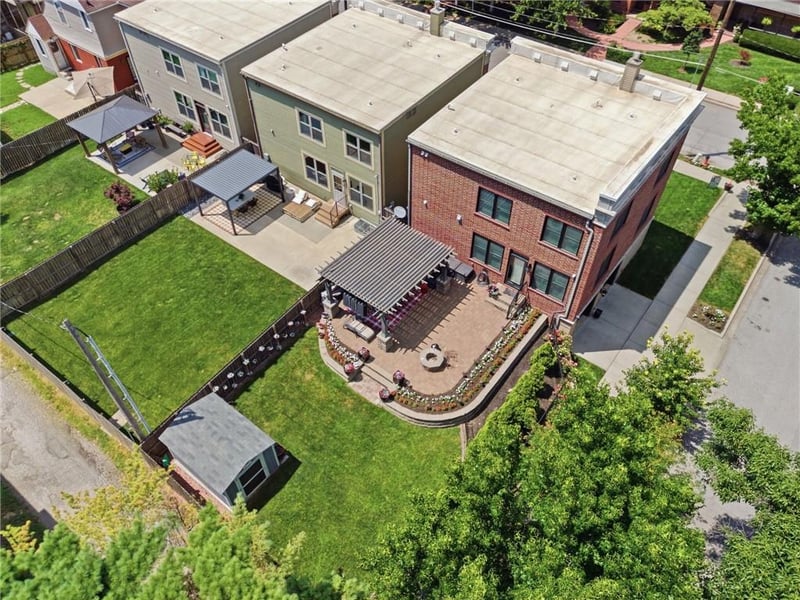115 E 30th St, Kansas City, MO 64108
