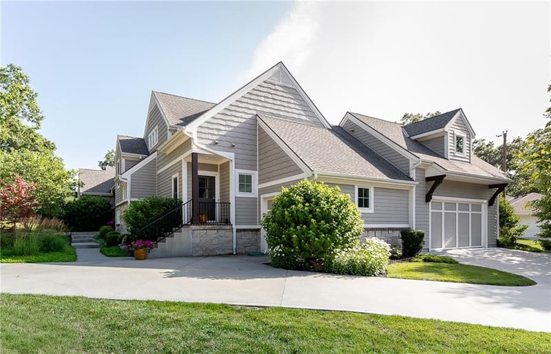 8900 Mohawk Ln, Leawood, KS 66206