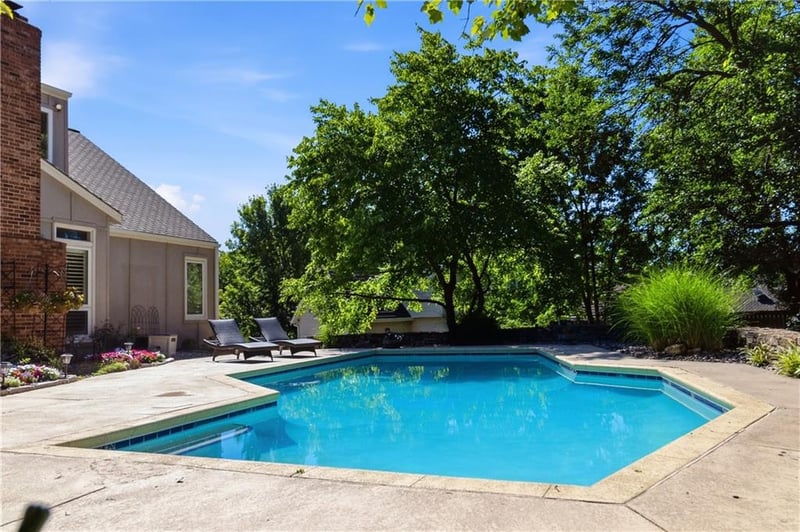 12008 Summit St, Kansas City, MO 64145