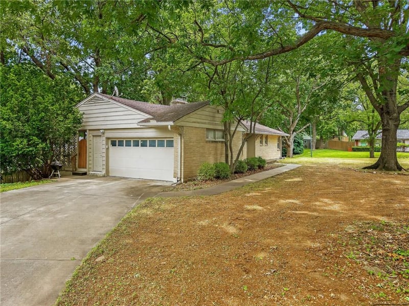 226 NW 43rd St, Kansas City, MO 64116