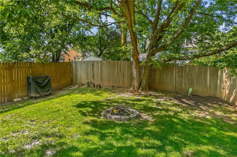 1432 NW 63rd St, Kansas City, MO 64118