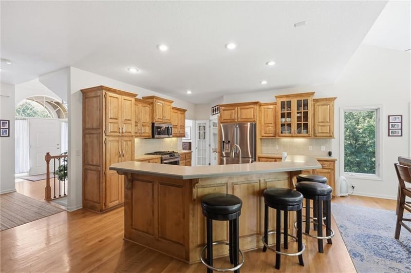 14440 NW 64th Ter, Parkville, MO 64152