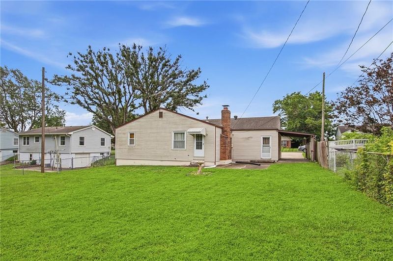 1209 SW Eugene St, Blue Springs, MO 64015