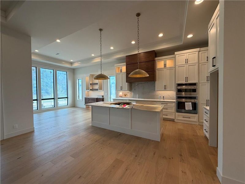2944 W 133rd Ter, Leawood, KS 66209
